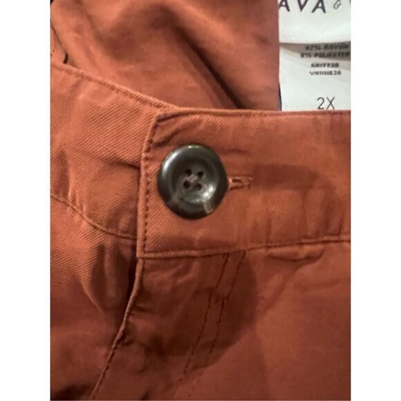 Ava & Viv rust colored shorts 2X - Picture 3 of 5
